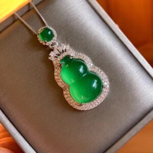 Green Chalcedony Gourd Feng Shui Necklace